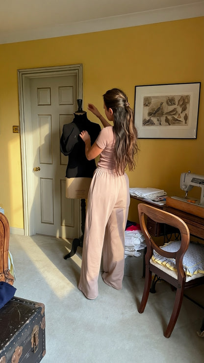 WIDE-LEG TROUSERS WITH ELASTIC WAISTBAND