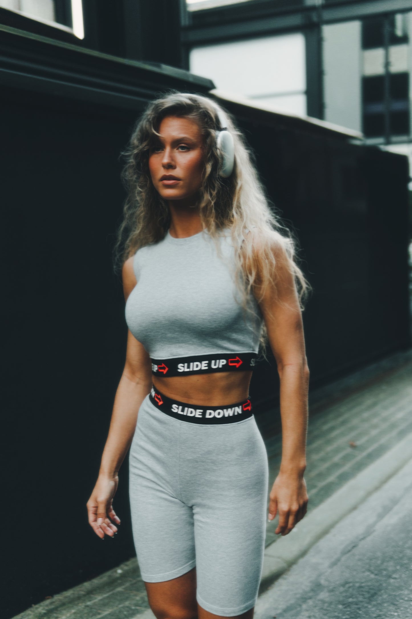 SLIDE UP CROP TOP