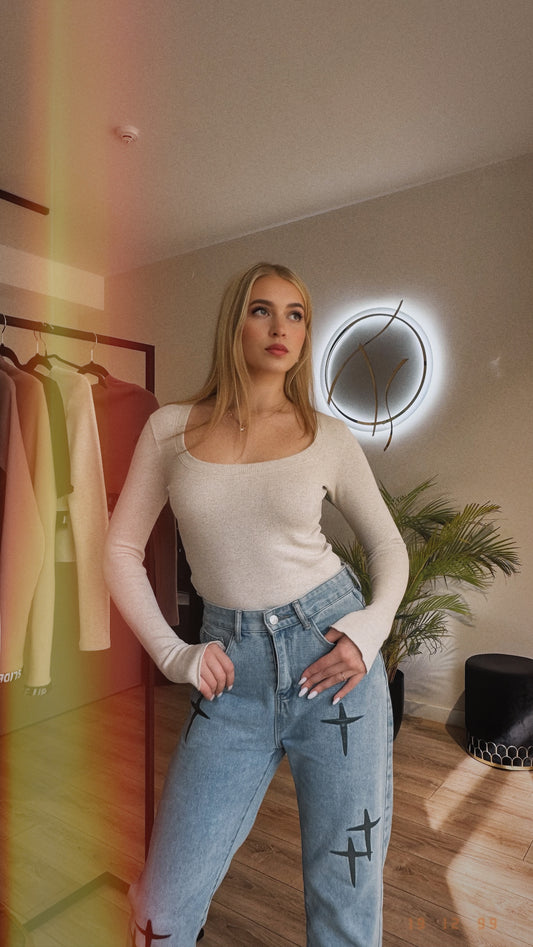 SWEATER WITH SEXY NECKLINE