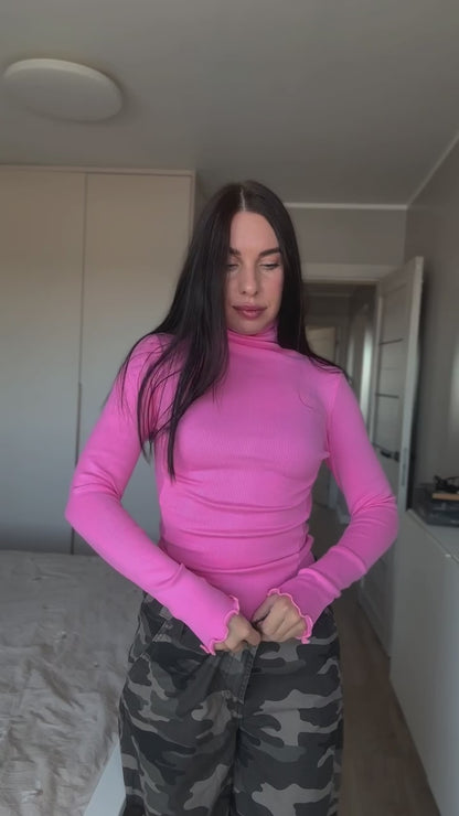 ESSENTIAL COTTON TURTLENECK